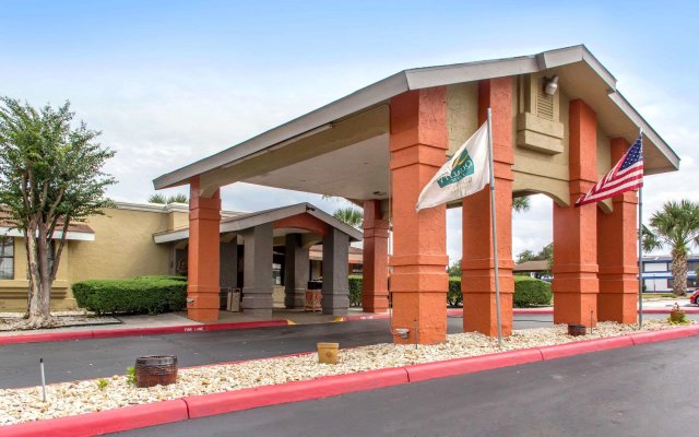 Quality Inn & Suites I-35 near Frost Bank Center