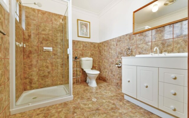 Mount Mee Country Inn Bed & Breakfast