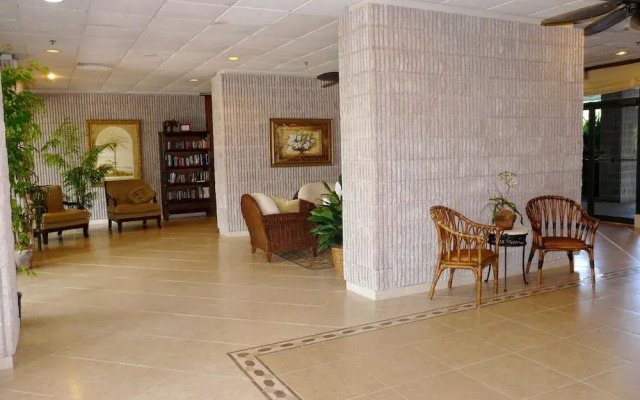 South Seas Tower 2-1001