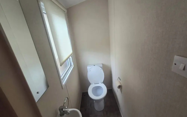 Caravan Emma 2 Bed Robin Hood