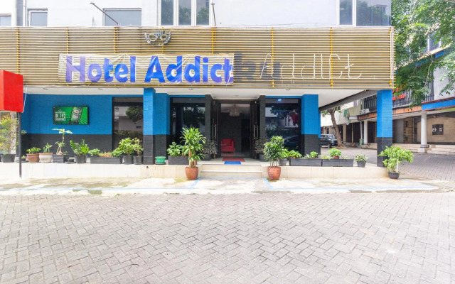 Hotel Addict by RedDoorz