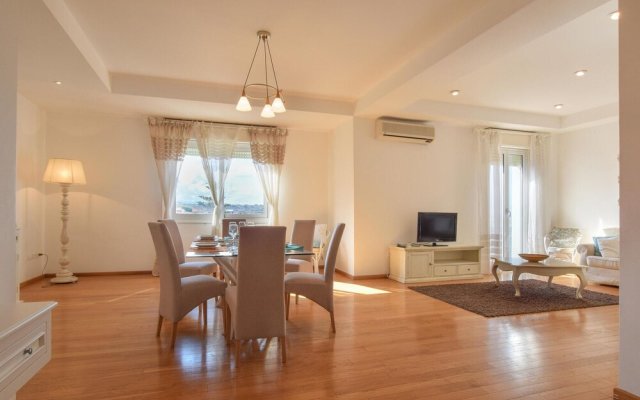 Stunning Apartment In Acquedolci With 3 Bedrooms And Wifi
