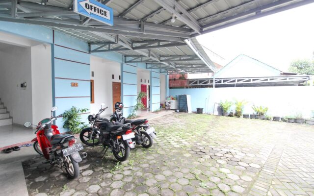 RedDoorz Syariah near Gembira Loka Zoo