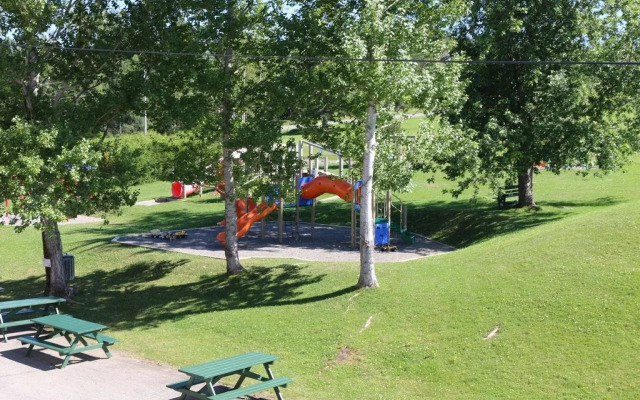 Auberge De Douglastown Hostel