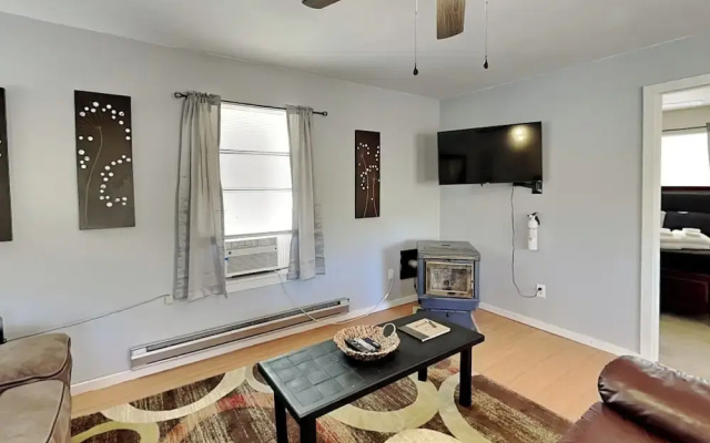 Knotty Pines Cabin by Ruidoso Vacation Rentals