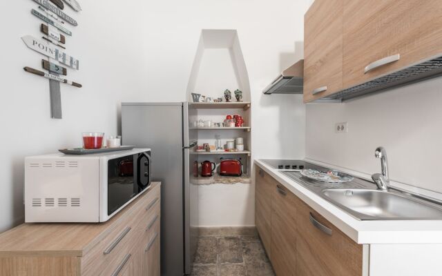 Stone Apartment M8 Bari City Center