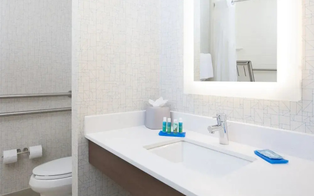 Holiday Inn Express Louisville Northeast