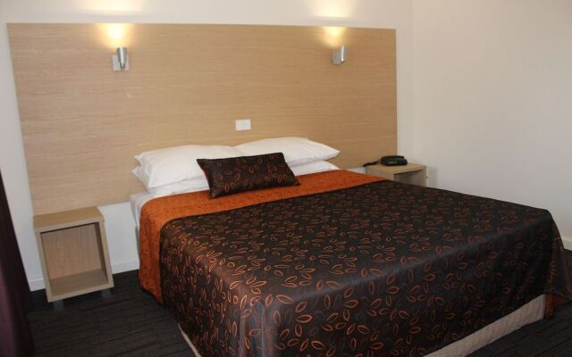 Sphinx Hotel Motel