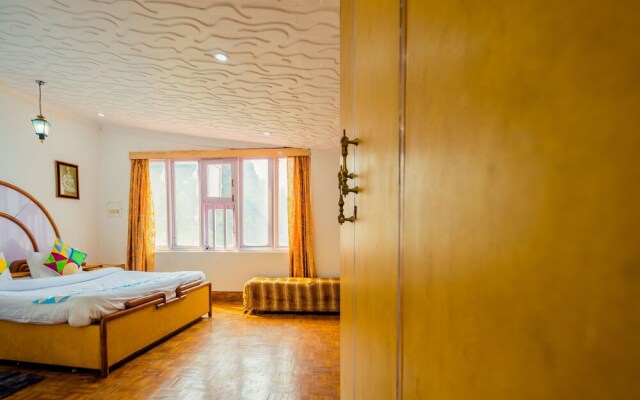 OYO 13693 Home Royal Wood 3BHK Mall Road