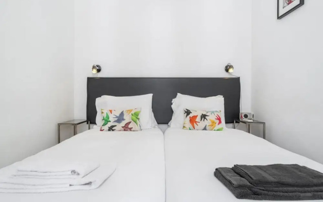 LV Premier Baixa FI Central Balcony Space AC