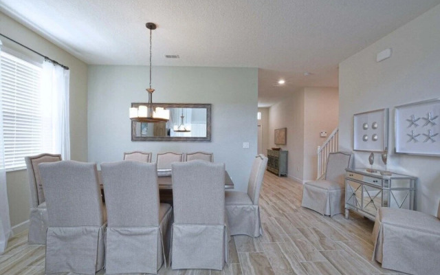 Storey Lake-5 Bedrooms Home W/pool-1650st Home by Redawning