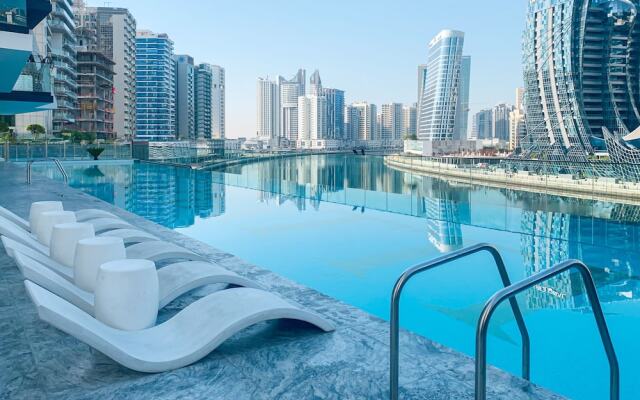 HomesGetaway Cozy 1BR in Binghatti Canal