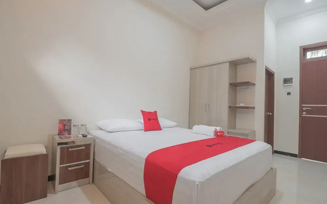 RedDoorz Syariah near Jalan Panglima Batur Banjarbaru