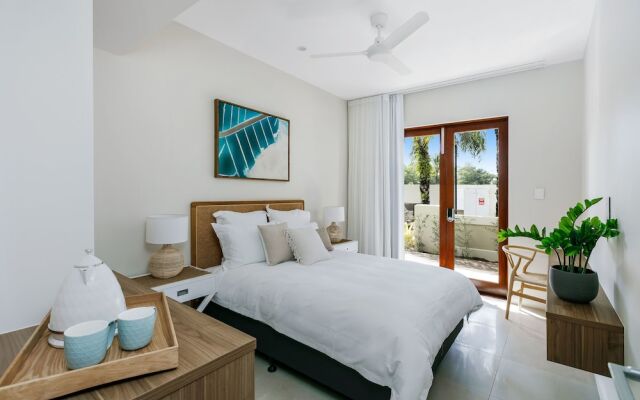 Esprit 10a Palm Cove
