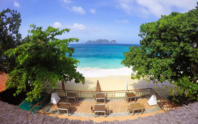 Phi Phi Long Beach Bungalow
