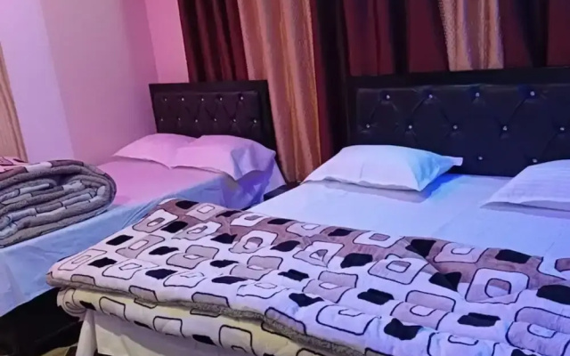 Goroomgo Anjali Home Stay Deoriatal Uttarakhand