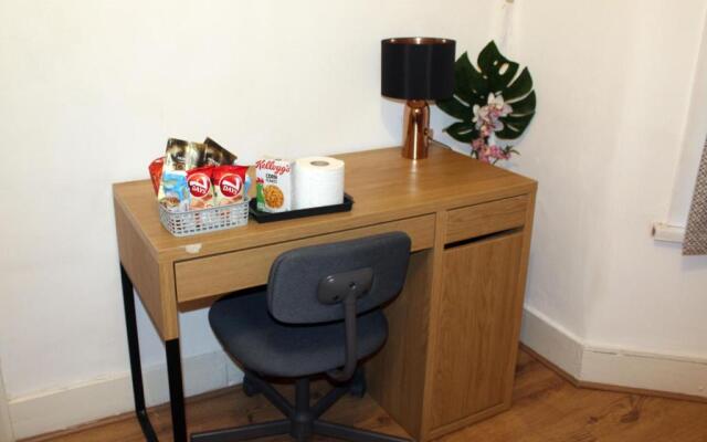cozy rooms in London Townhouse fast links to Central