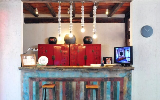 Zuoyouke Theme Hotel