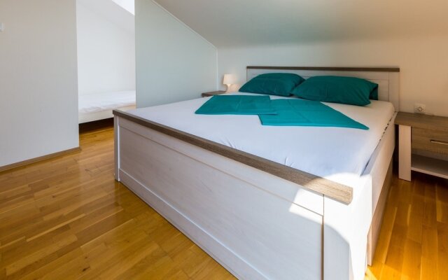 Apartment Pericic Zuti