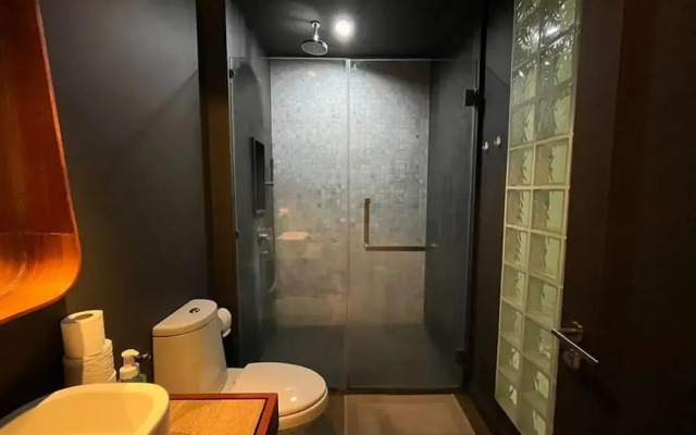 Luxury King Bed Apartment With Pool View and Sauna