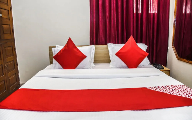 OYO 14606 Holiday Inn