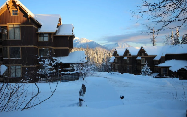 Timberline Lodges by Fernie Lodging Company