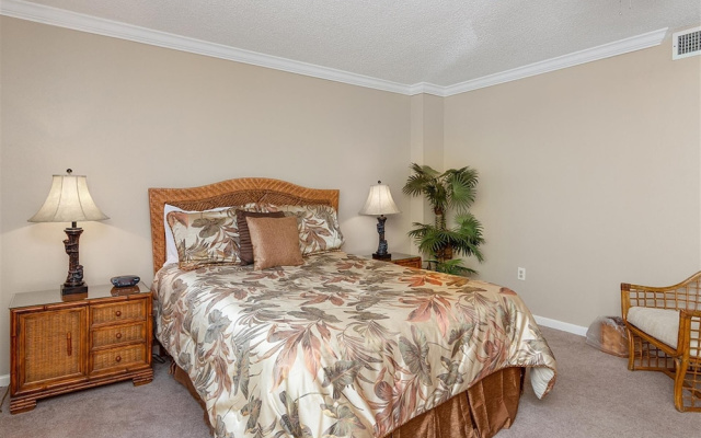 Shoreline Towers 1056 3 Bedroom Condo