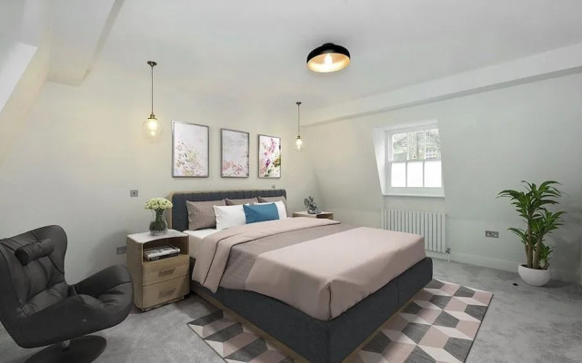 Rainsford Mews by Lime Street