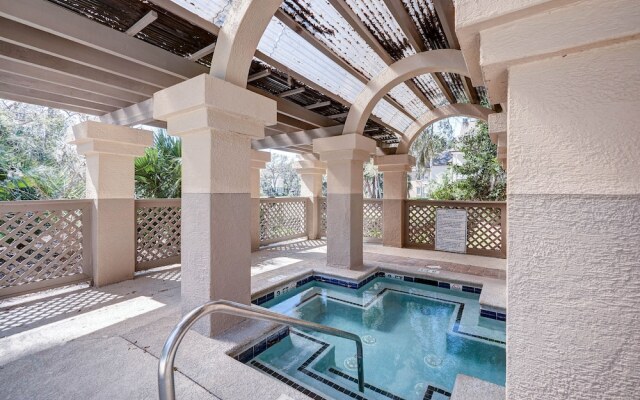 Colonnade Club 200 by Vtrips