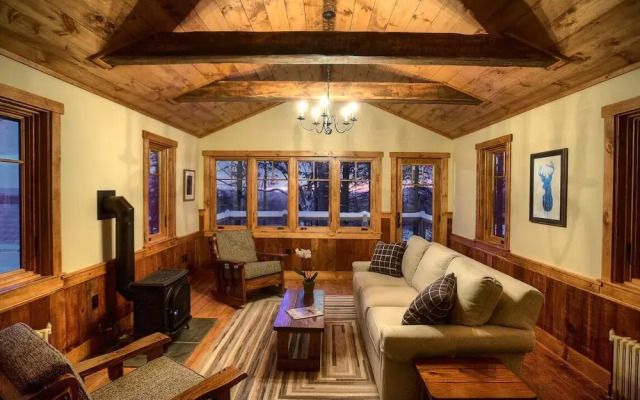 Seesaw's Lodge - фото 2