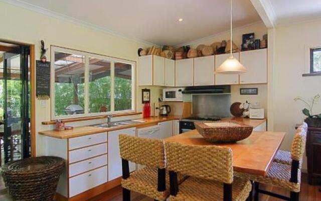 Byron Bay Accom 28 Childe Street, Byron Bay - Banaba