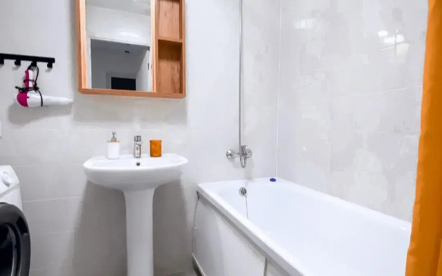 Sunny Days On The Street Of The Pilot Laryushin 10