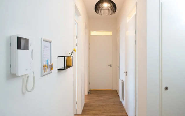Appealing Apartment in Den Haag With Balcony, Terrace