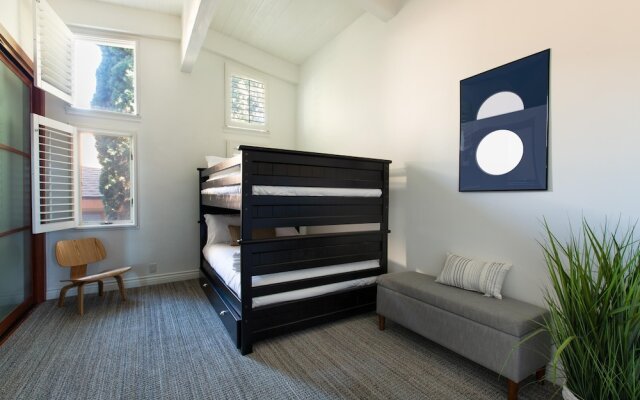 Las Flores by AvantStay