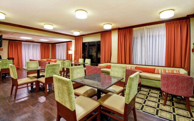 Hampton Inn St. Louis/Westport