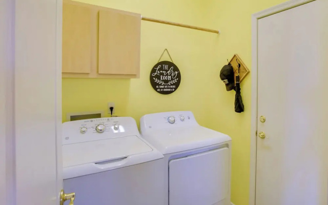 Walk to Trails: Mtn-view Mesa Getaway w/ Gril