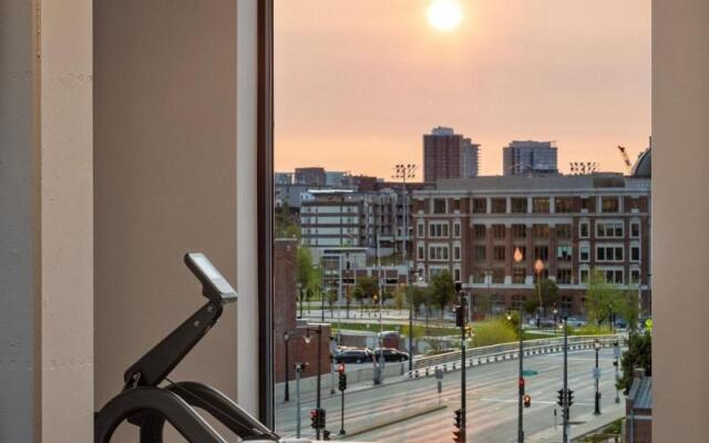 The Trade, Autograph Collection