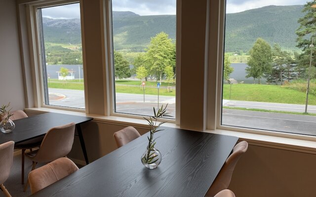 Husnes Sentrum Hotell
