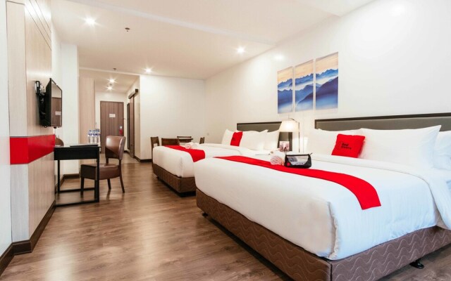 RedDoorz Premium near Ateneo Katipunan