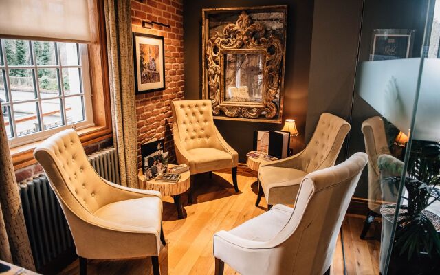 The Busby Hotel