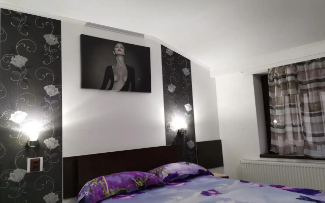 Joe Hostel