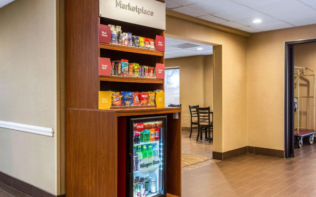 Comfort Suites Wilmington near Downtown