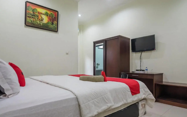 RedDoorz Syariah near Taman Rimba Zoo Jambi