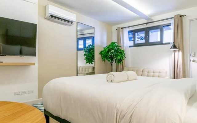 w Monochrome Loft in Santa Ana
