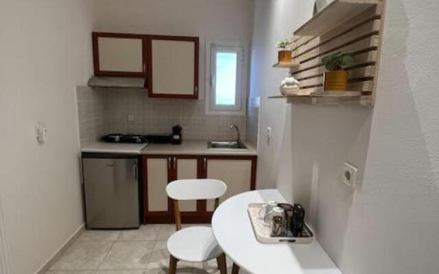 Alexandros Apartments