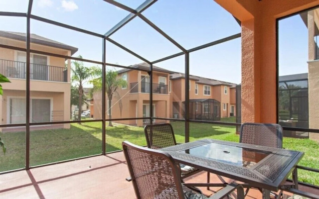 King Triton's Townhome at Regal Oaks