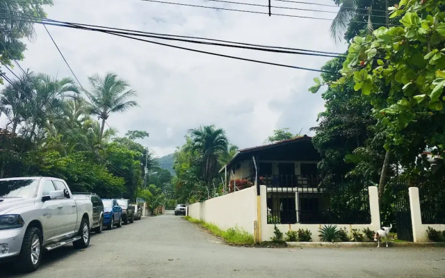 The Seaside Cabins & Studios
