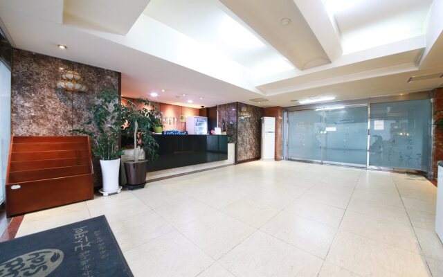 Goodstay Diamond Hotel