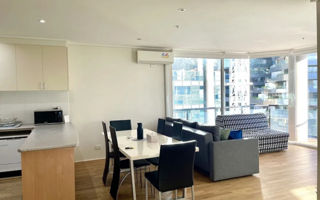 Readyset Apartments at Dockside