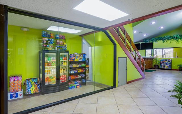 Quality Inn & Suites near Six Flags East